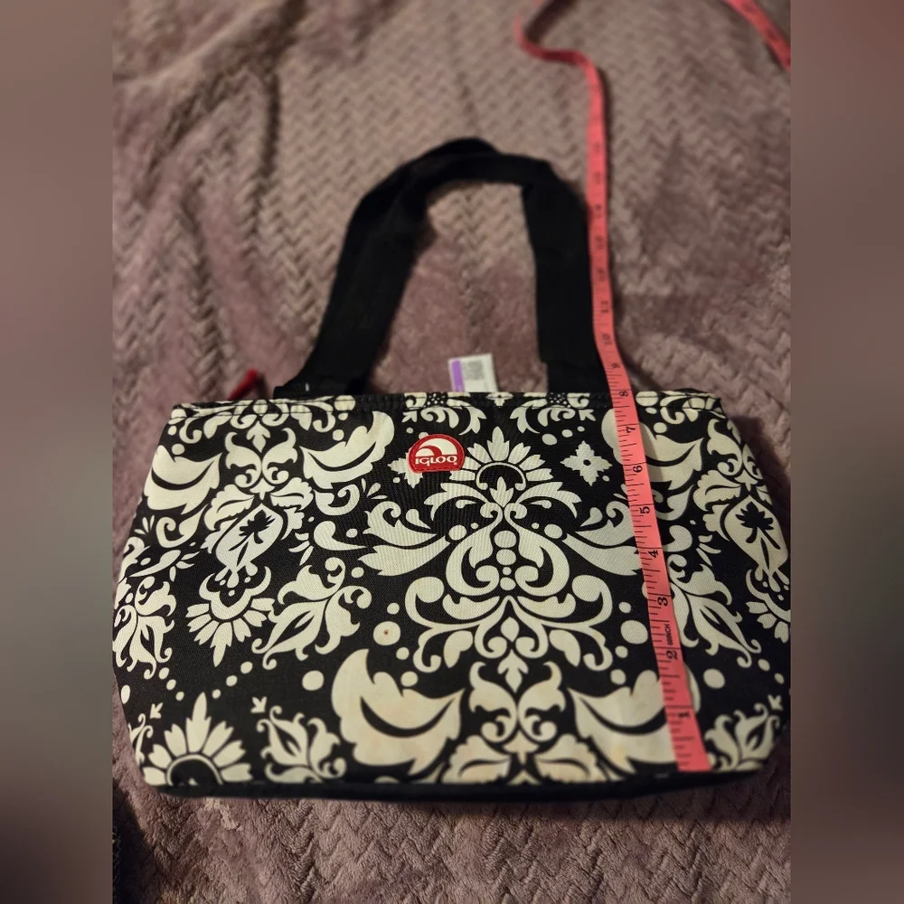 Igloo Black and White Patterned Women's Insulated Bag - Picture 8 of 9